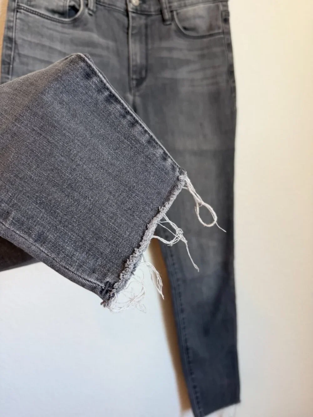 Hudson Natalie Mid-Rise Super Skinny Ankle Raw Hem Jean 27 Washed Black Gray